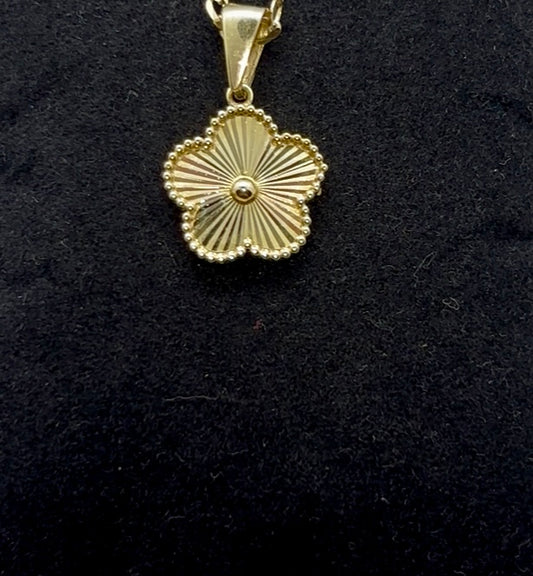 10k Gold Pendant - Gold Clover