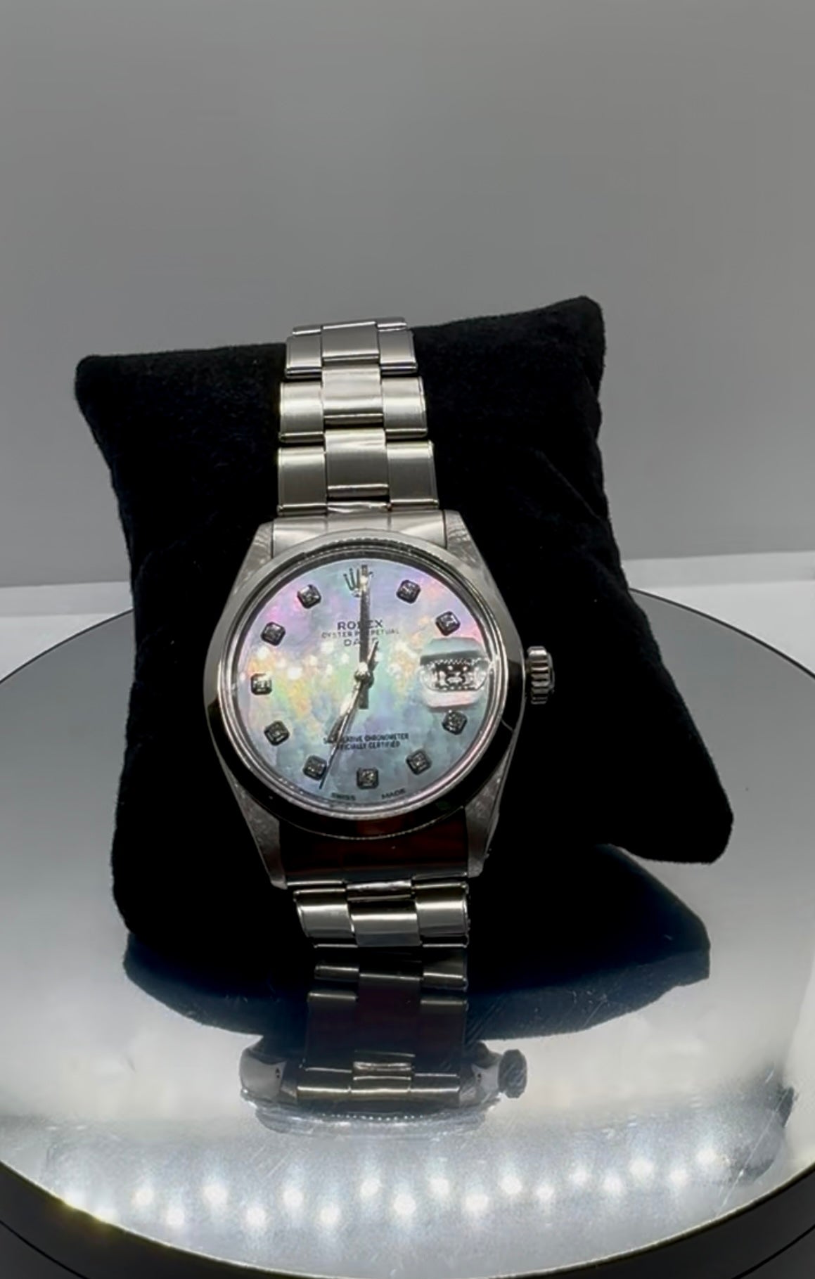 Rolex Date 34mm – Mother of Pearl Rainbow Diamond Dial | Oyster Bracelet | Stainless Steel